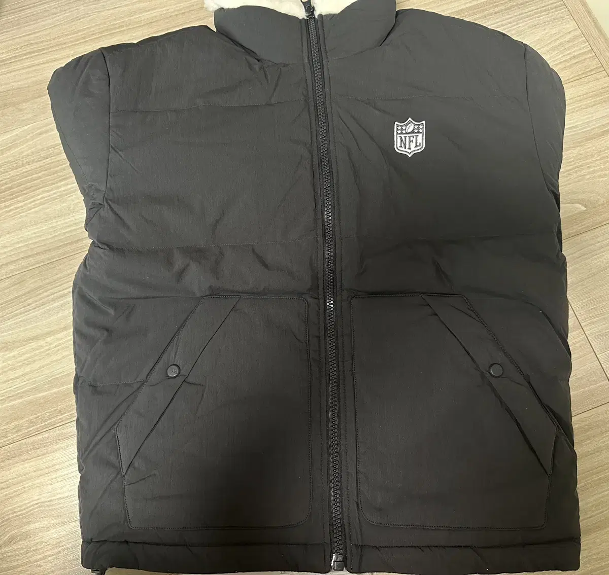 NFL F214UDW265 Reversible Hoodie sells.