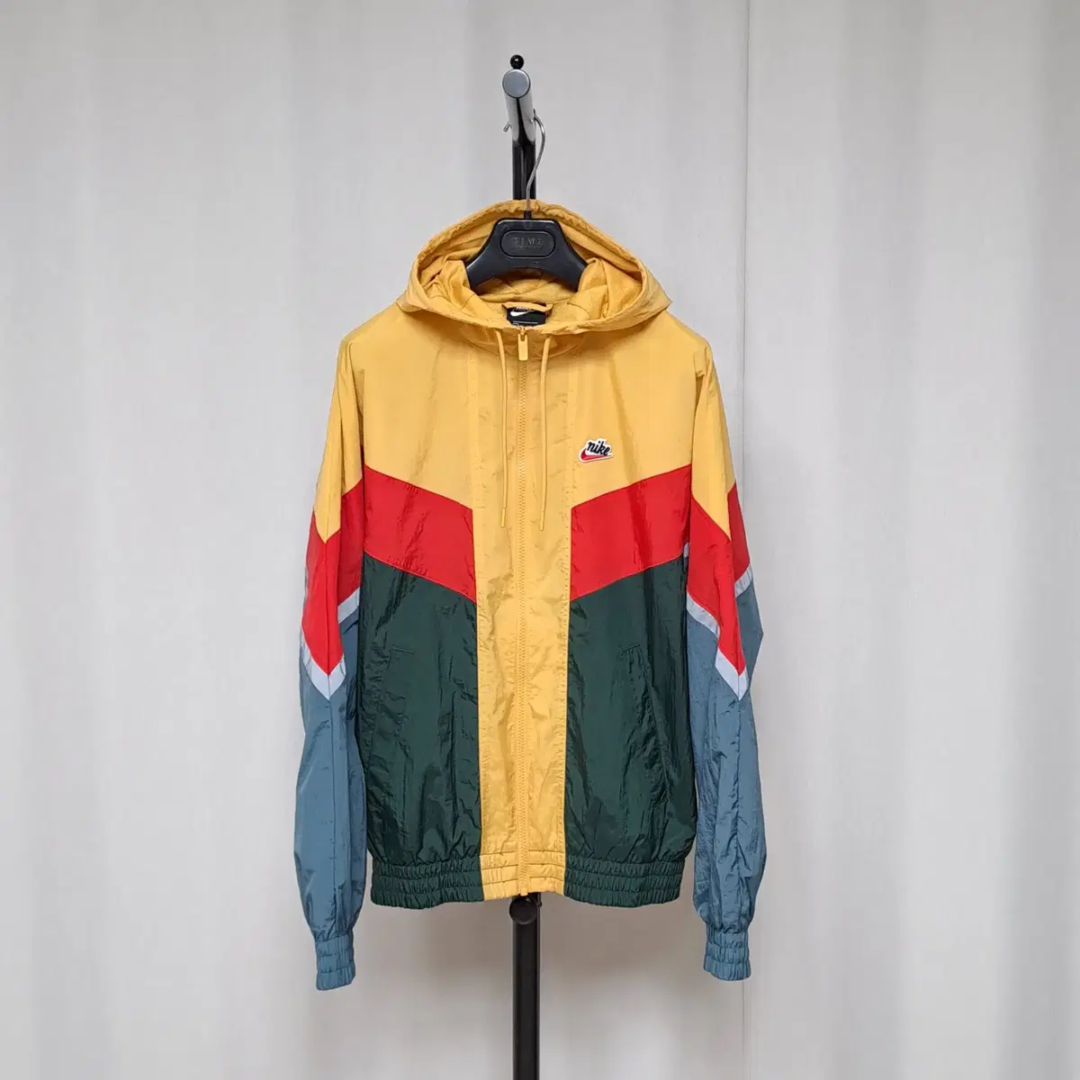 (택포)Nike Heritage Windrunner Golden Crimson Green