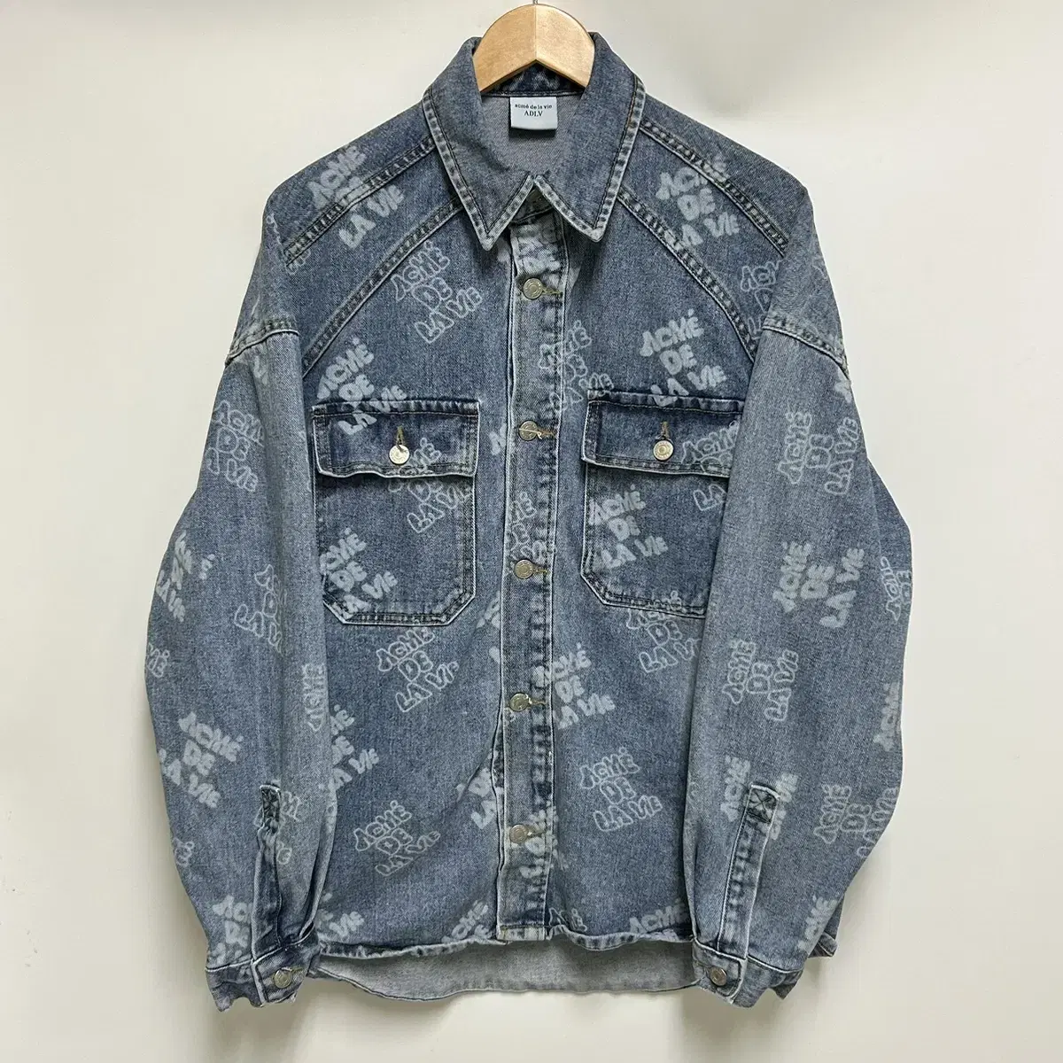 [Men 1 (100)]Akhmedravi Overfit Lettering Pattern Denim Jeans Jacket