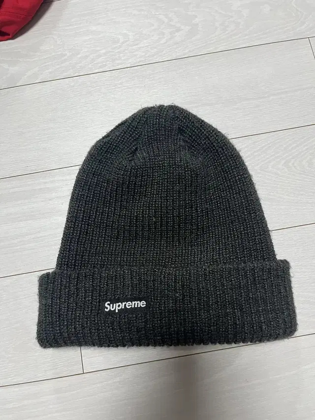 Supreme 슈프림 비니 차콜색상 모자