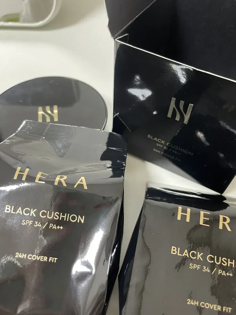 Hera Black Cushion 21N