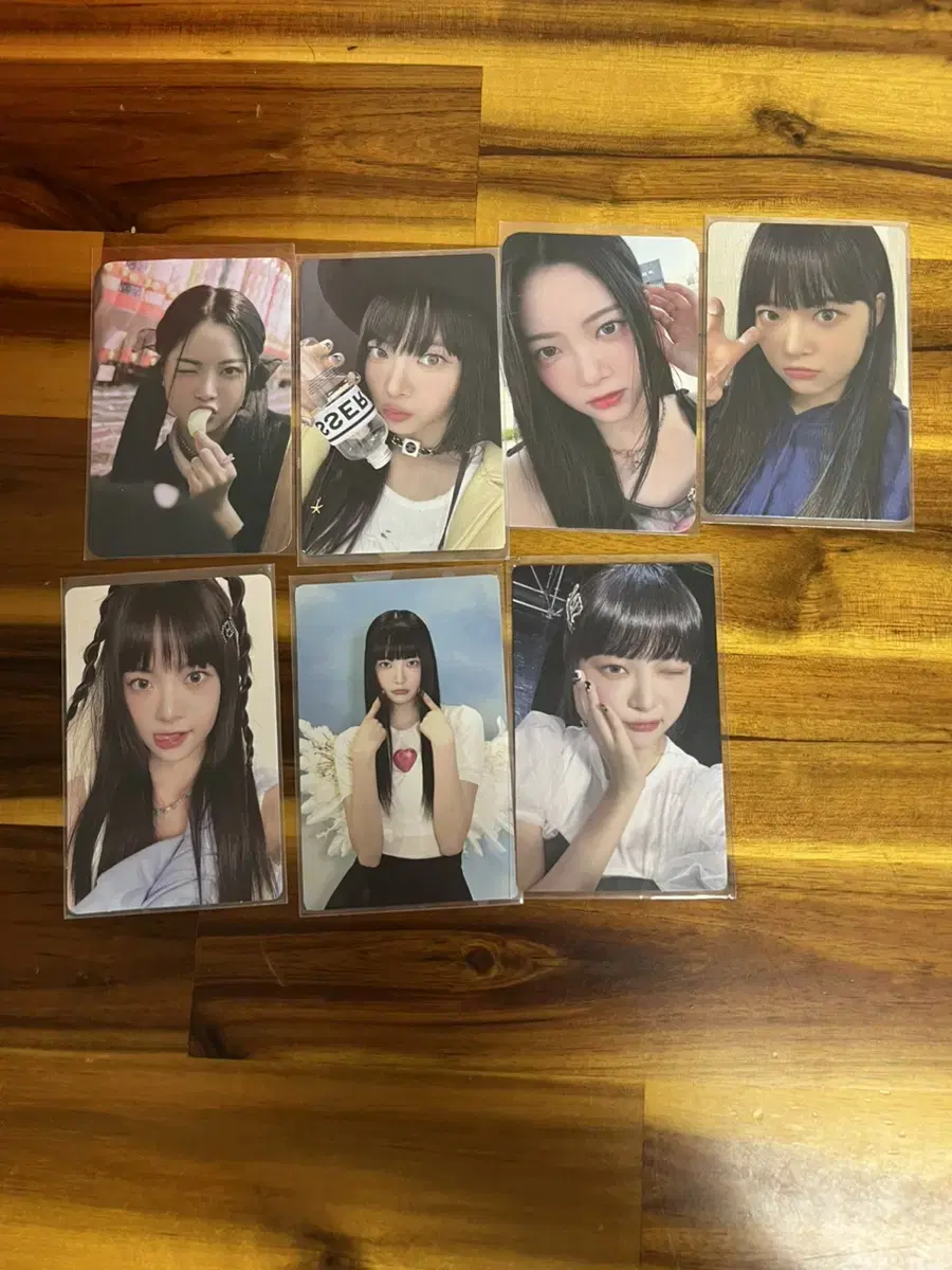 Hong Eunchae Photo Card in Bulk