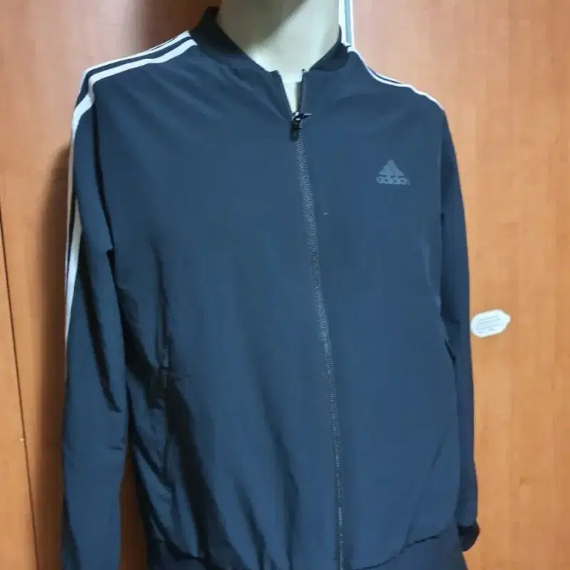 ADIDAS아디다스여성트레이닝점퍼 상의M약90정도