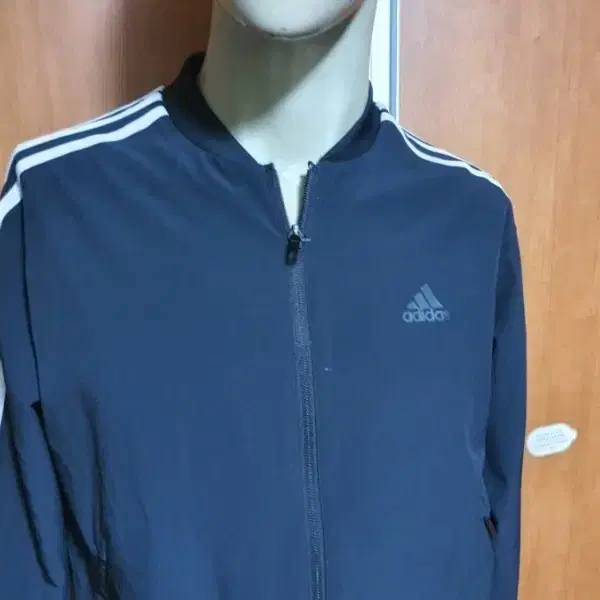 ADIDAS아디다스여성트레이닝점퍼 상의M약90정도