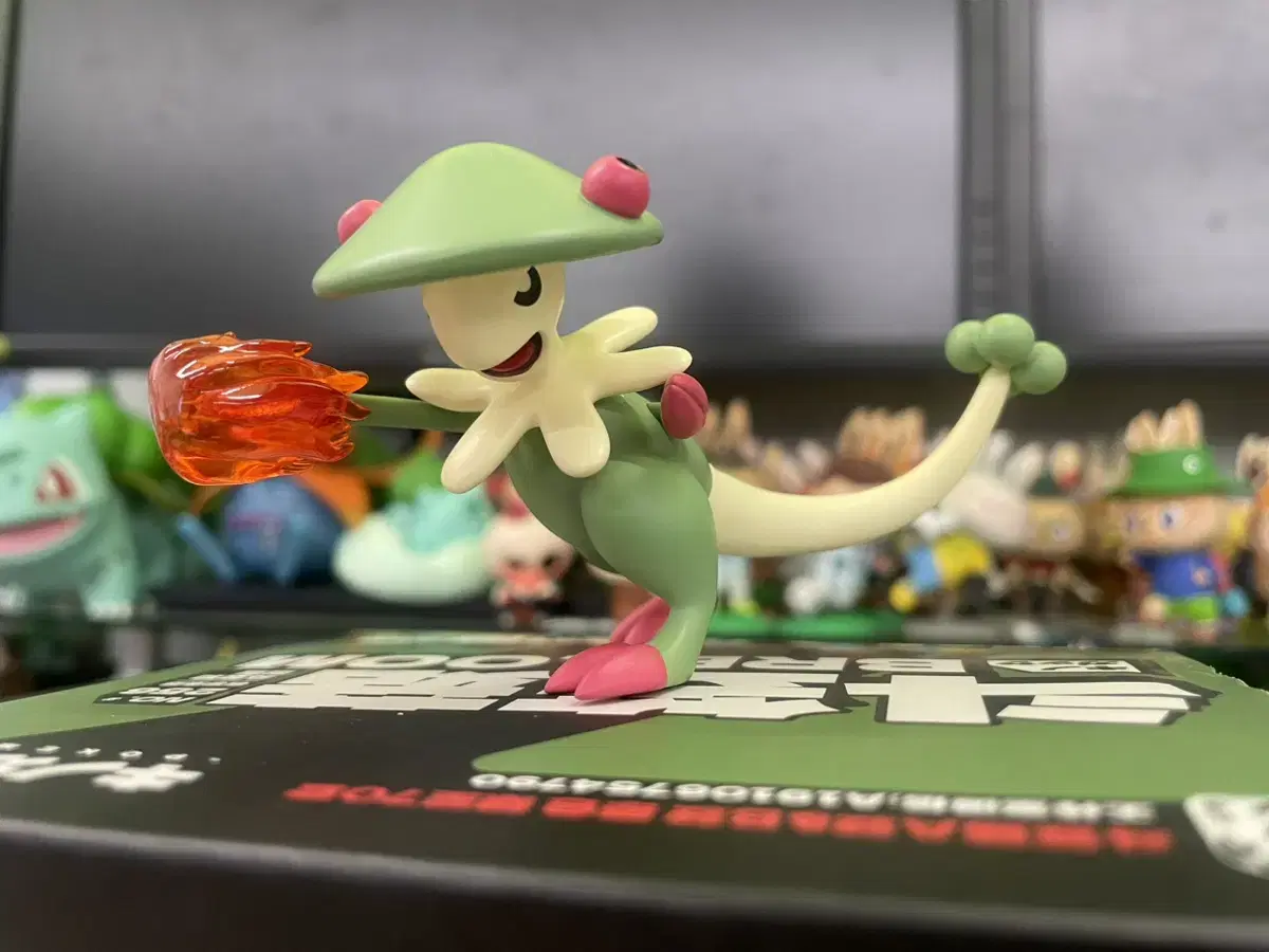 Pokemon Mushroom Momo Maha Punch 1:20 Resin Statue