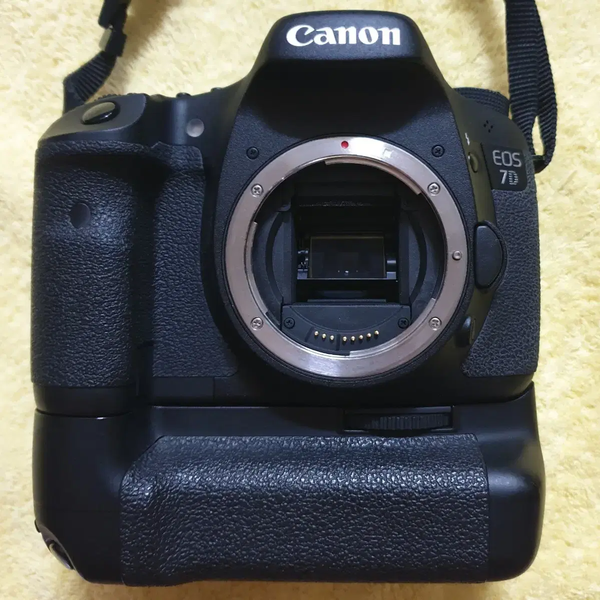 Canon  EOS 7D  +  EF 16-35mm f2.8L