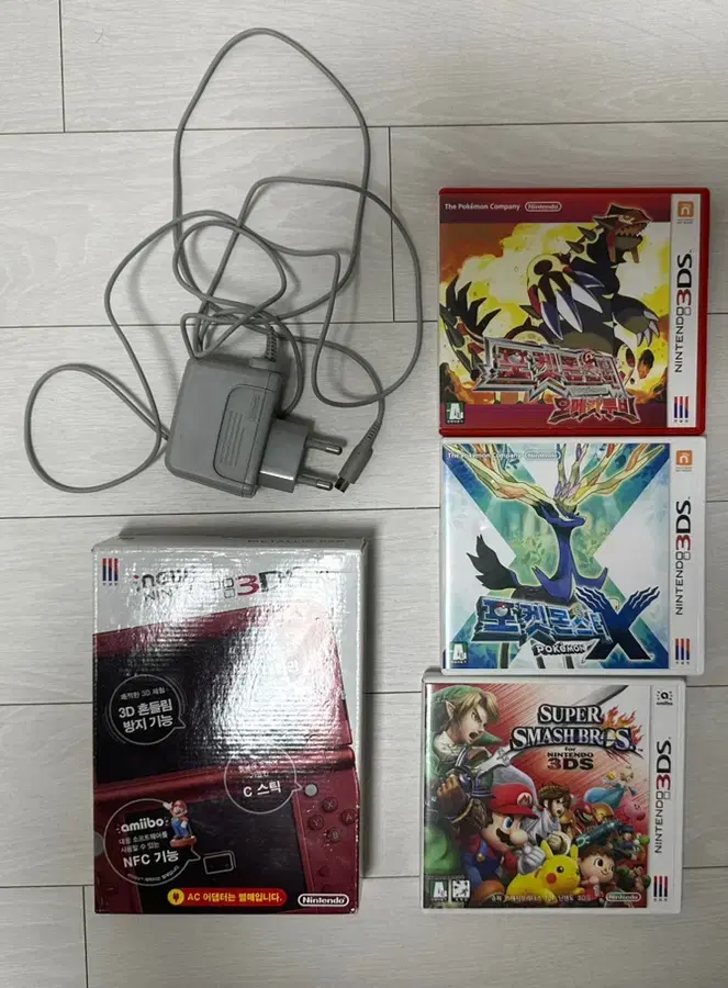 New 닌텐도 3DS XL(+ 닌텐도칩, 정품 충전기)