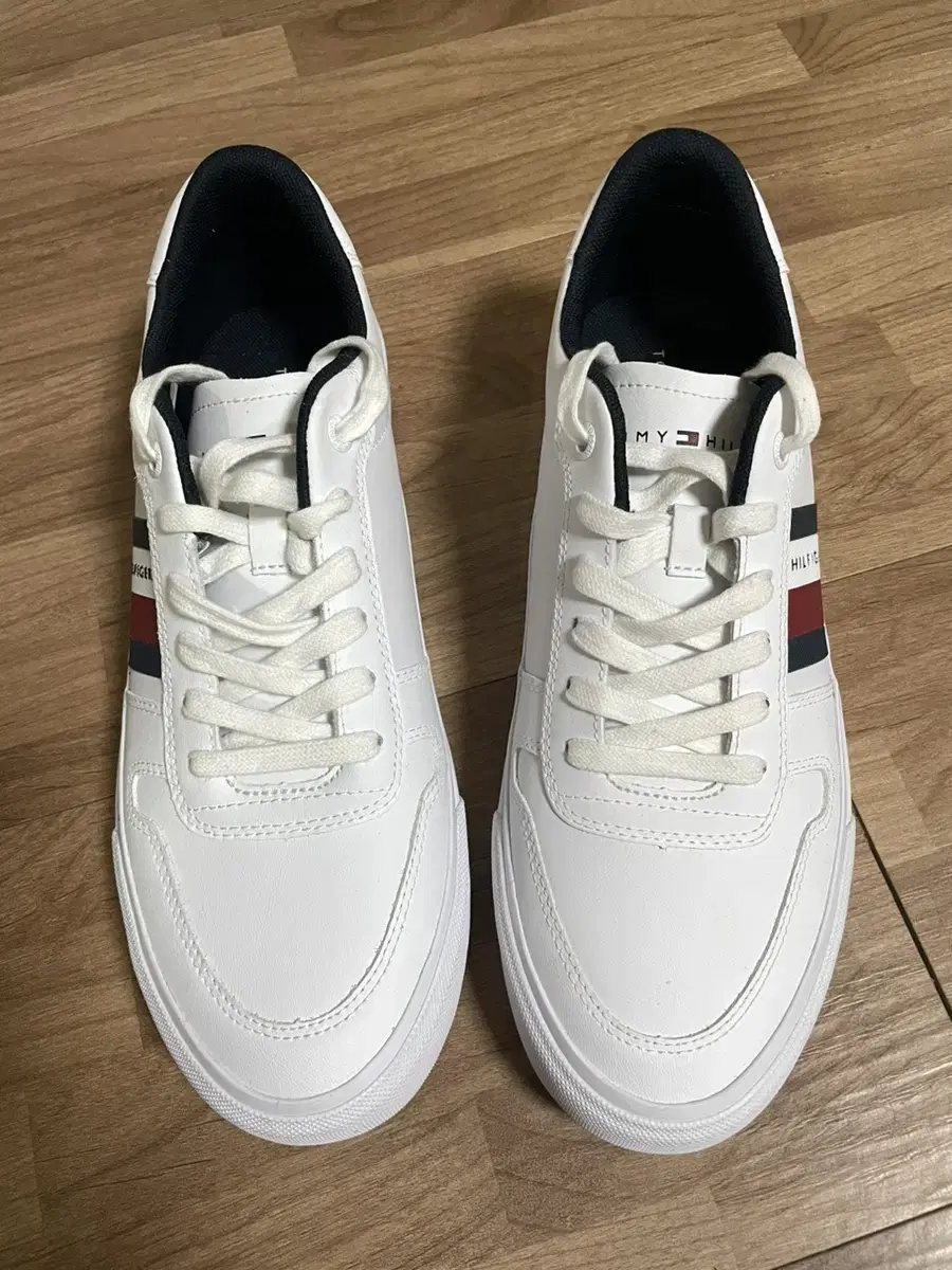 New product) Tommy Hilfiger sneakers men's shoes 41. 8. 260 size