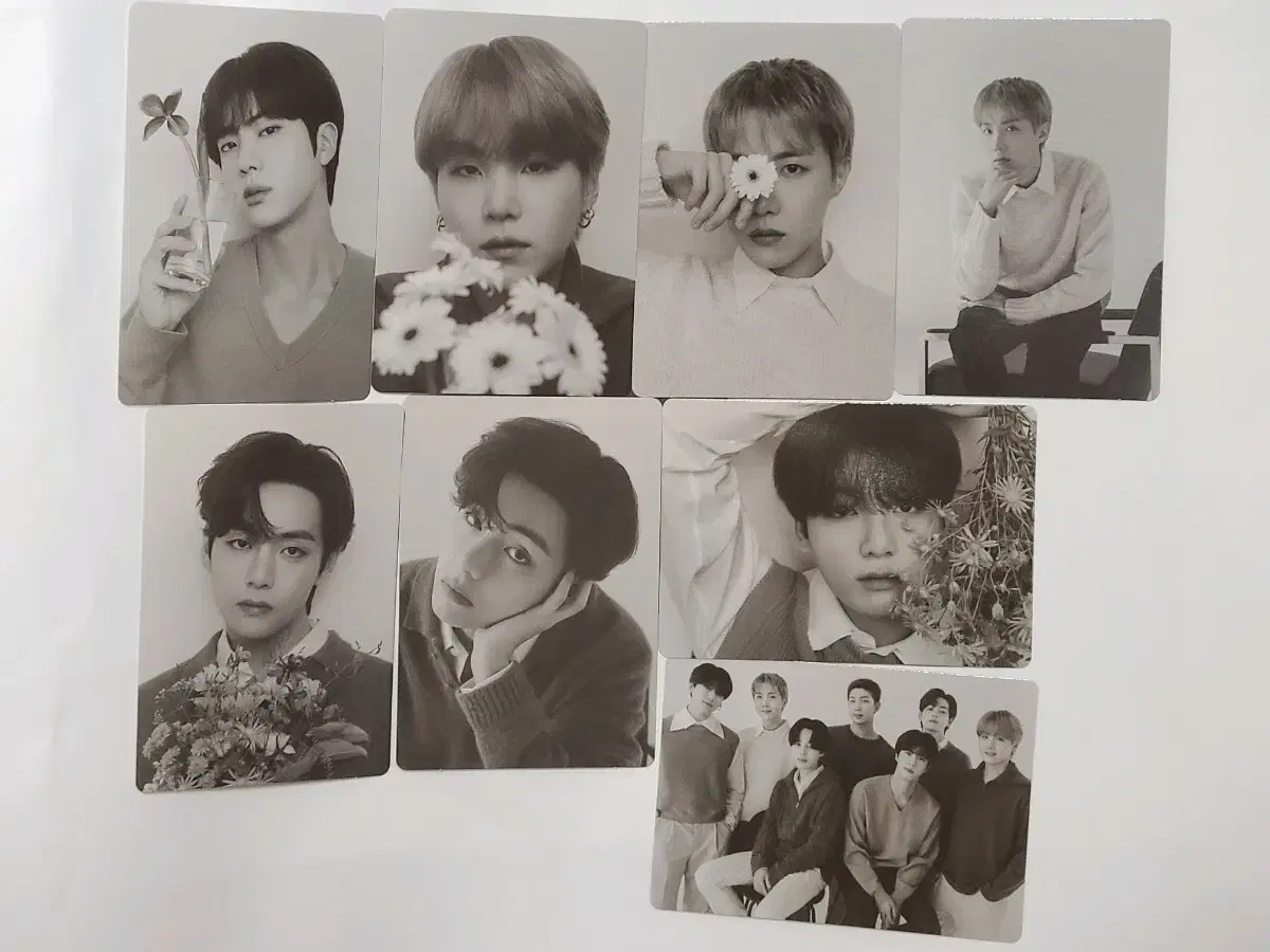 Bangtan BTS pop up Monochrome Mini photocard Photocard Namjoon Seokjin Yoon Ki Hoseok Jimin