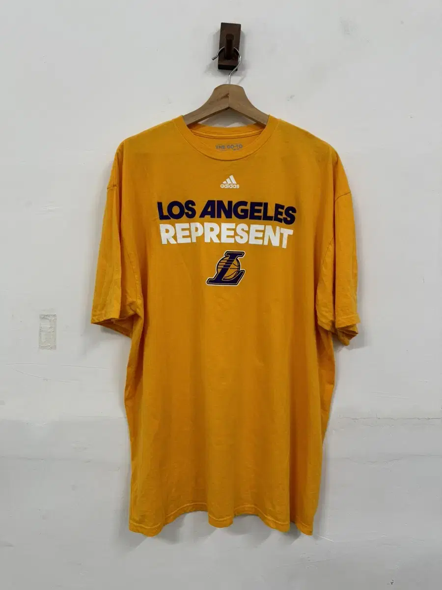 (2XL) Adidas LA Lakers Vahn T-Shirt