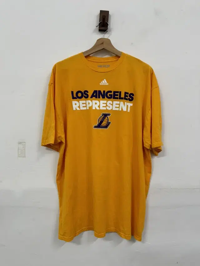 (2XL)아디다스 la레이커스 반팔티셔츠