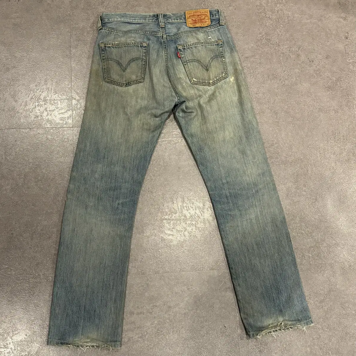 LEVIS 리바이스 501 빈티지 데미지 버클 포인트 워싱 데님 팬츠