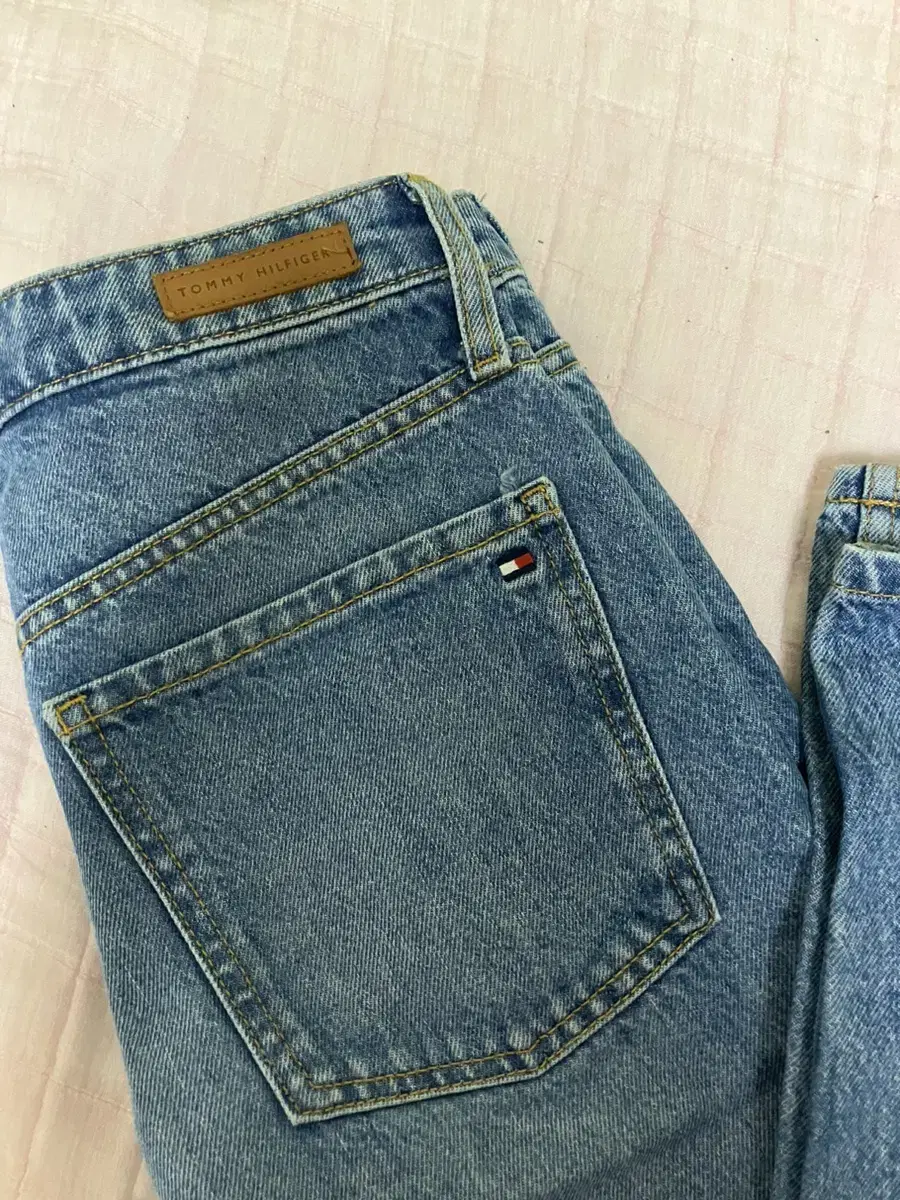 Tommy Hilfiger Denim28