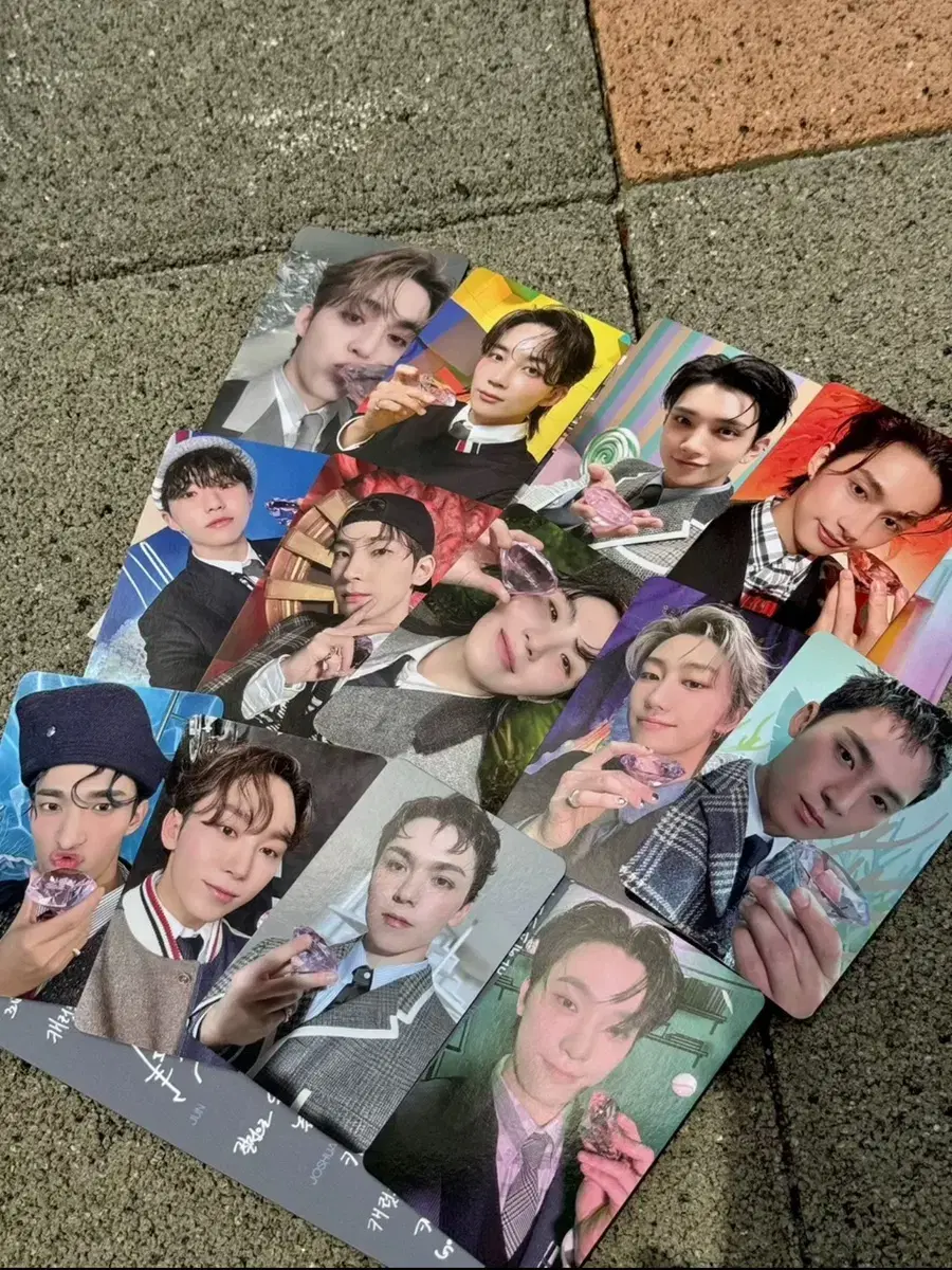 Seventeen pre-recording photocard sells