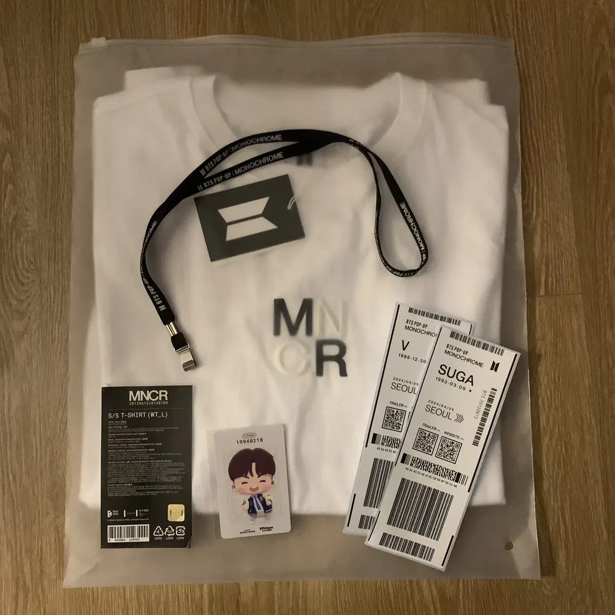 Bangtan Monochrome pop up T-shirt (large) +alpha