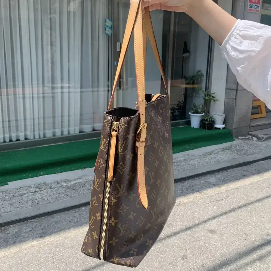 루이비통 29cm 모노그램 볼테르 M41208