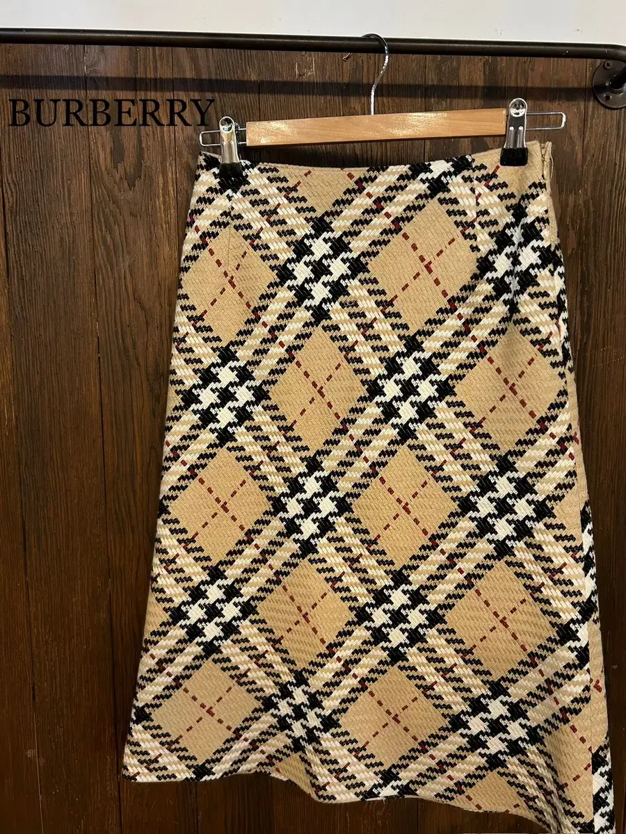 Genuine Burberry nova check tweed skirt