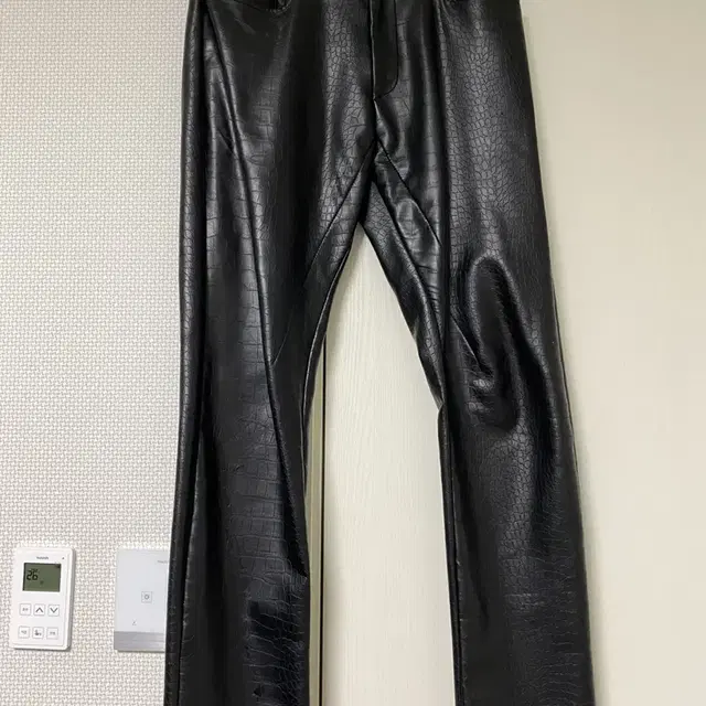 flat top leather jeans