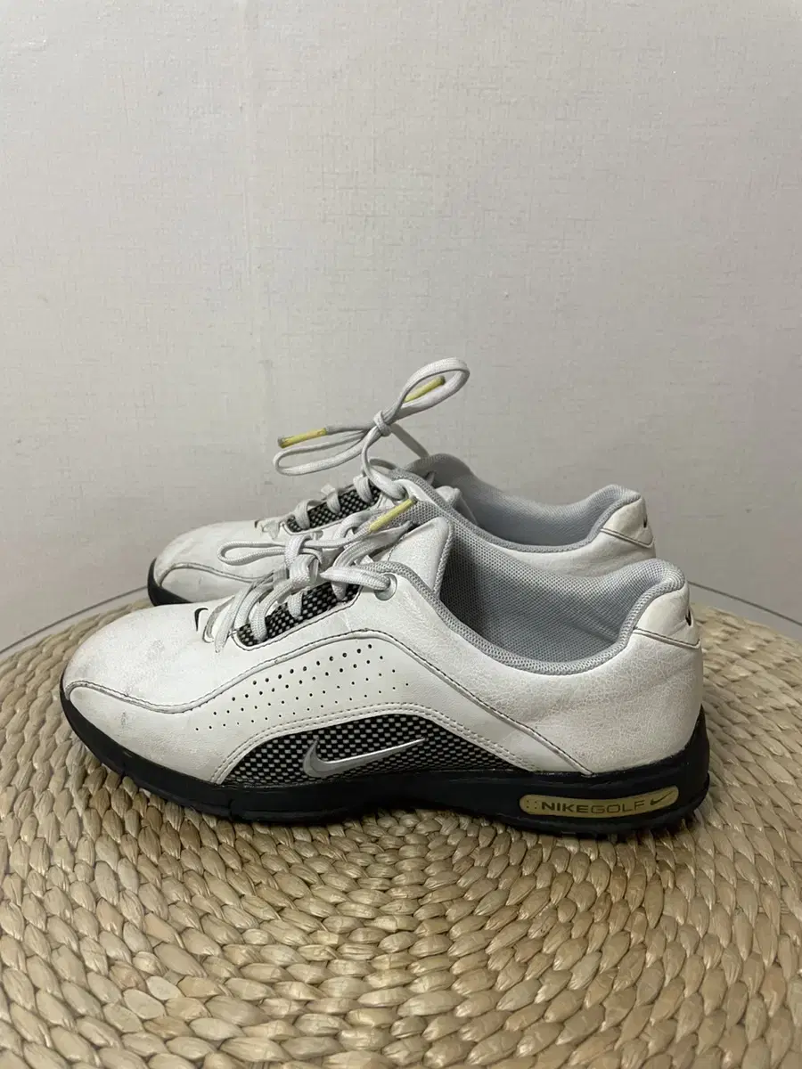 Nike Golf Shoes 220