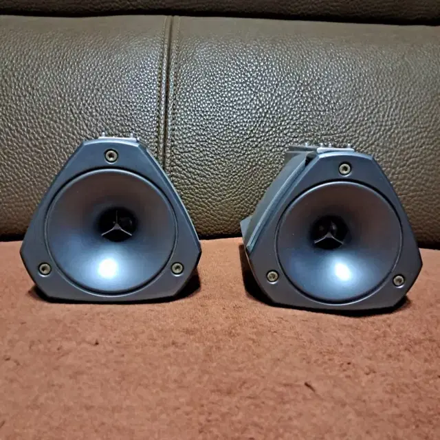 JVC  SURROUND SPEAKER SP-XE5S