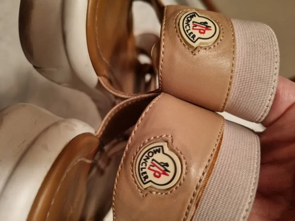 Moncler sandals size 250-39