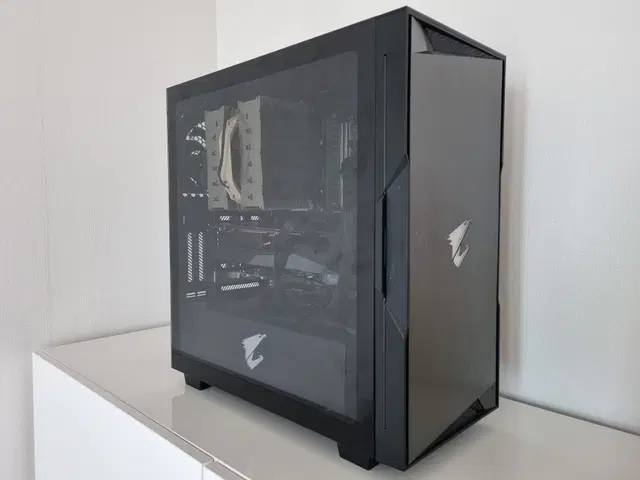 데스크탑 컴퓨터 인텔 i9 9900K, RX 6800 XT