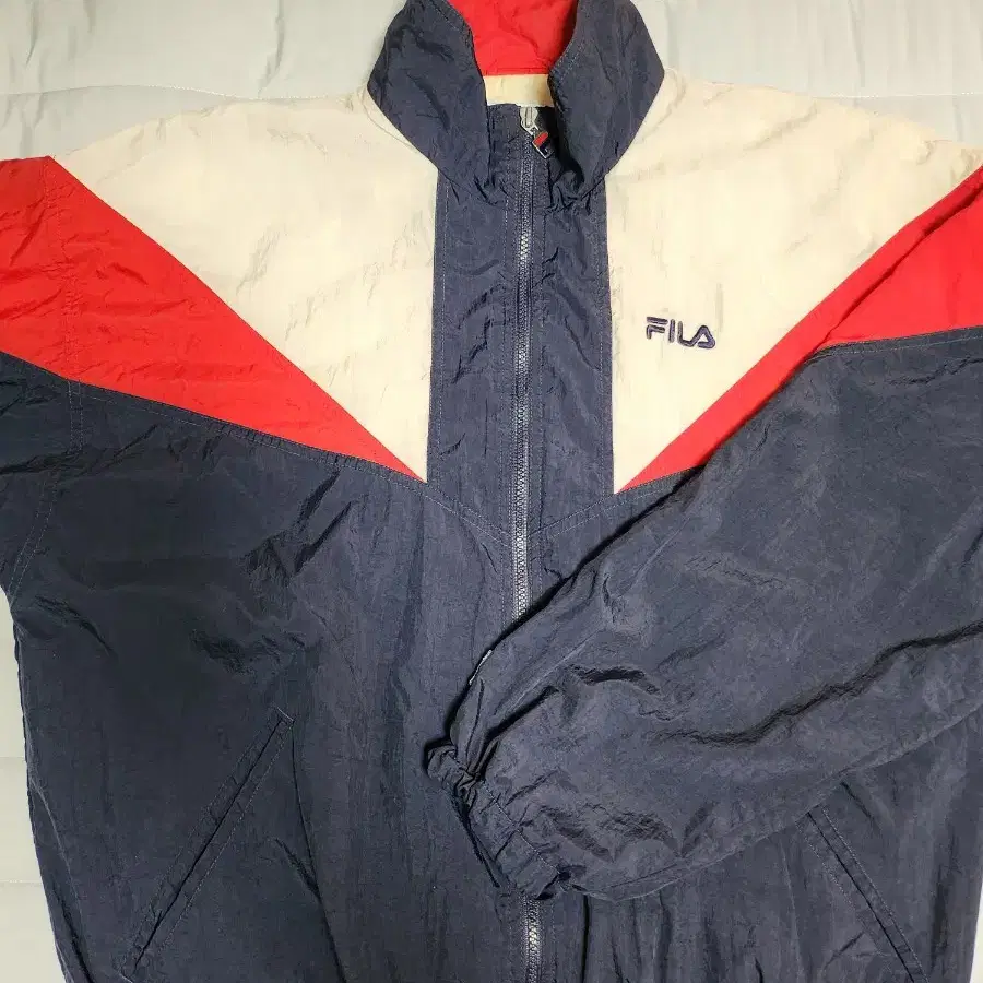 FILA 올드쿨 바람막이