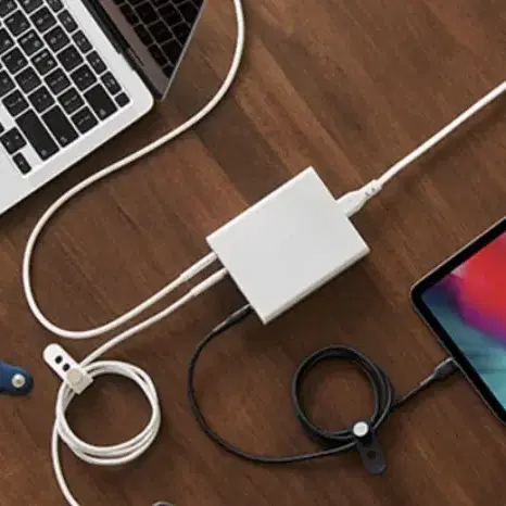 벨킨 108W 멀티 4포트 USB C PD GaN 고속 충전기