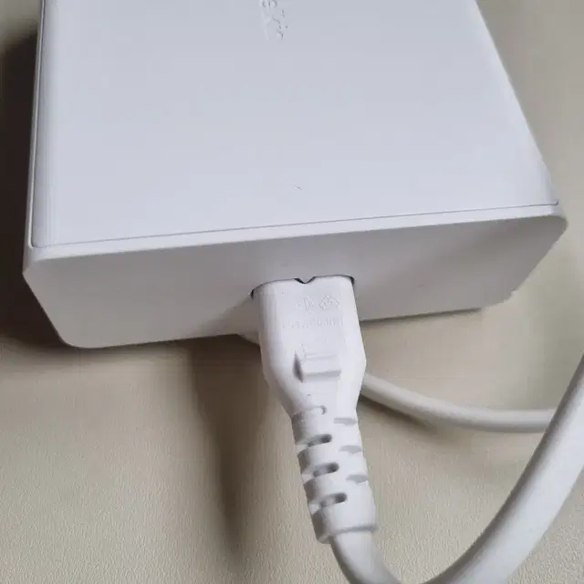 벨킨 108W 멀티 4포트 USB C PD GaN 고속 충전기