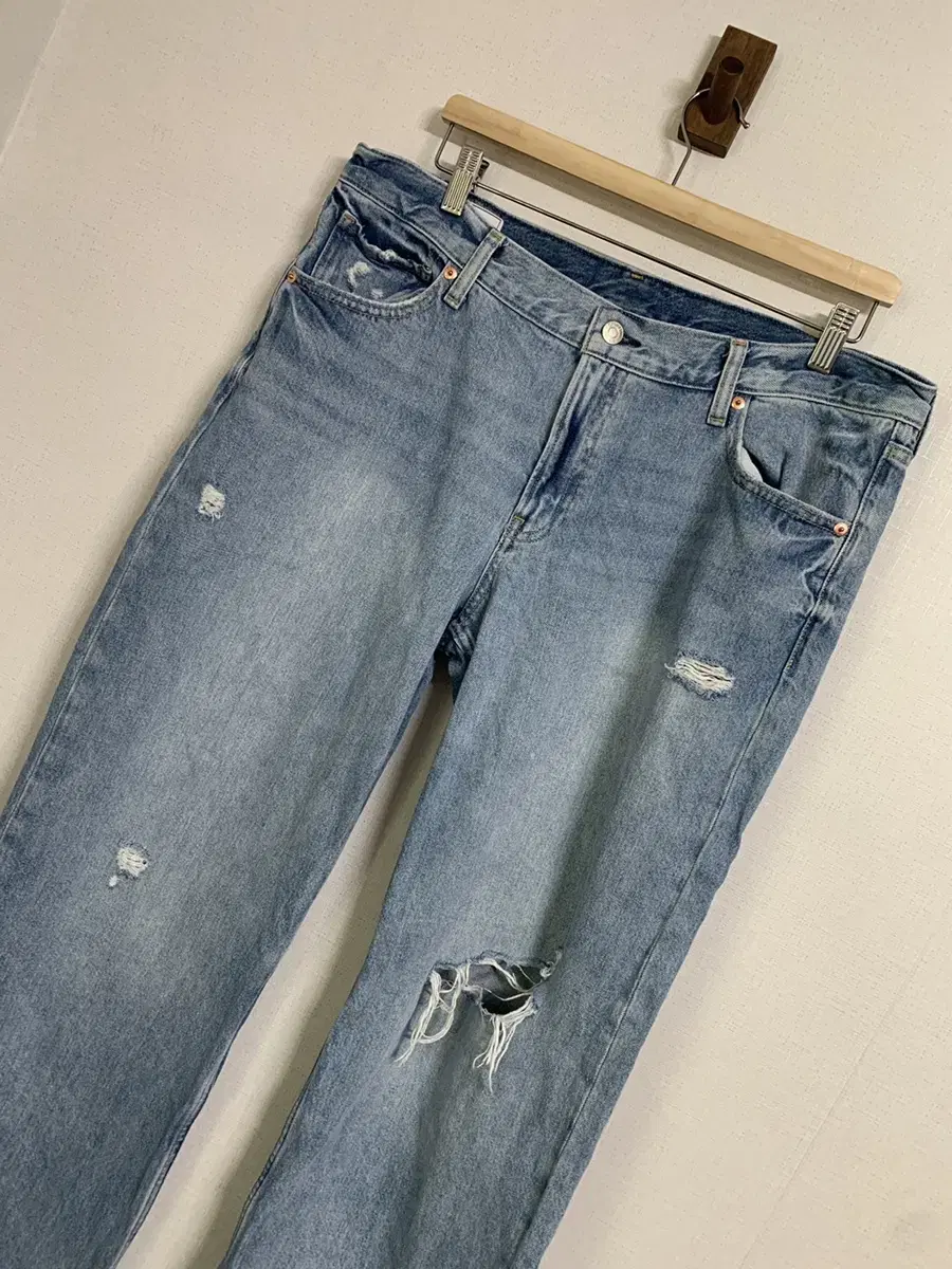 [37]00s Gap Vintage Loose Fit Distressed Denim Jeans