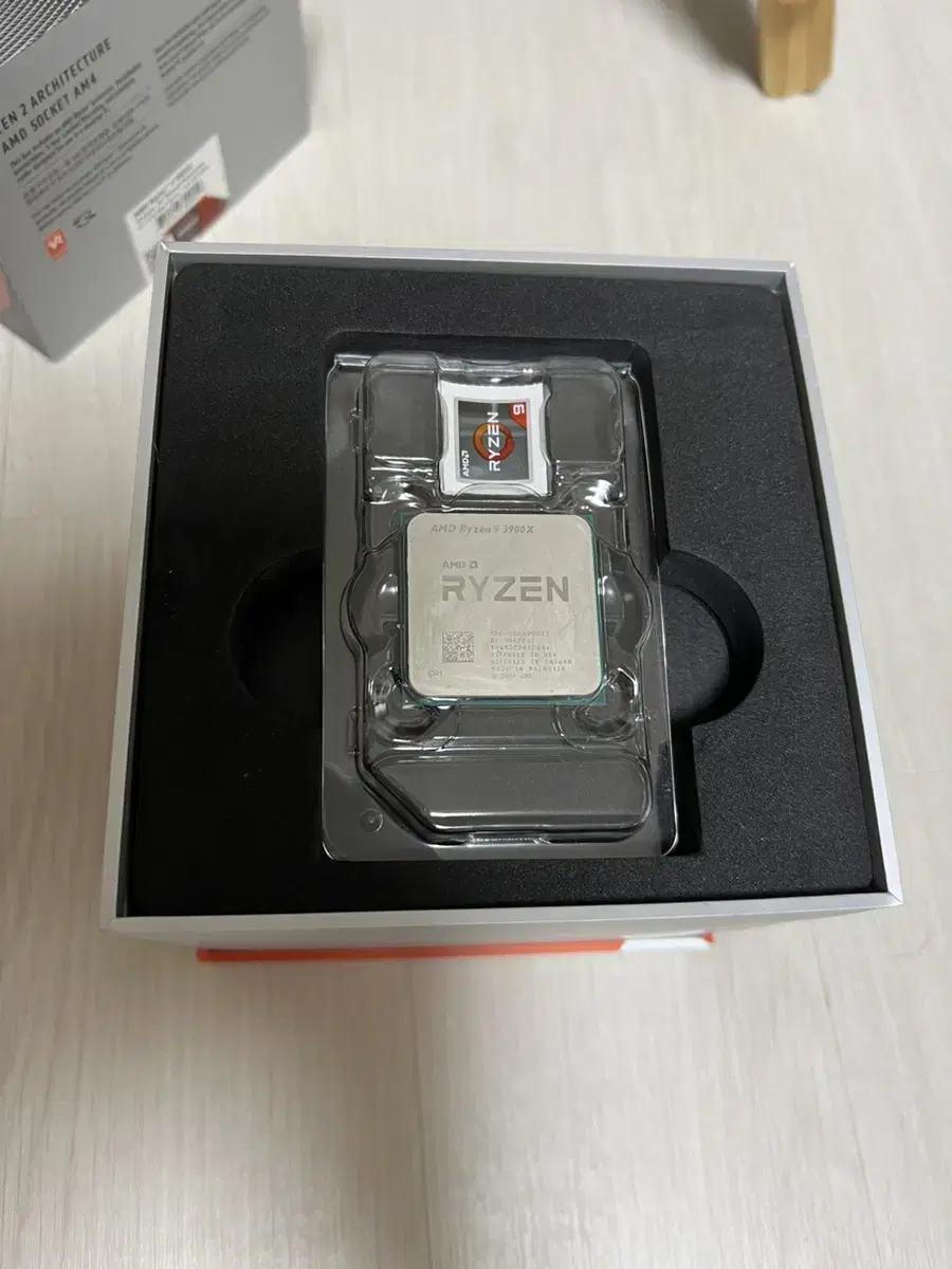 AMD CPU 라이젠 3900X (정품 쿨러 미사용) 판매 합니다.