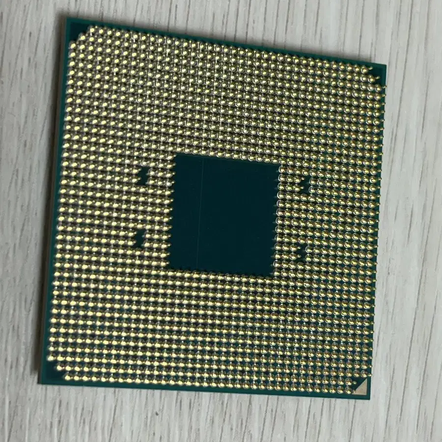 AMD CPU 라이젠 3900X (정품 쿨러 미사용) 판매 합니다.