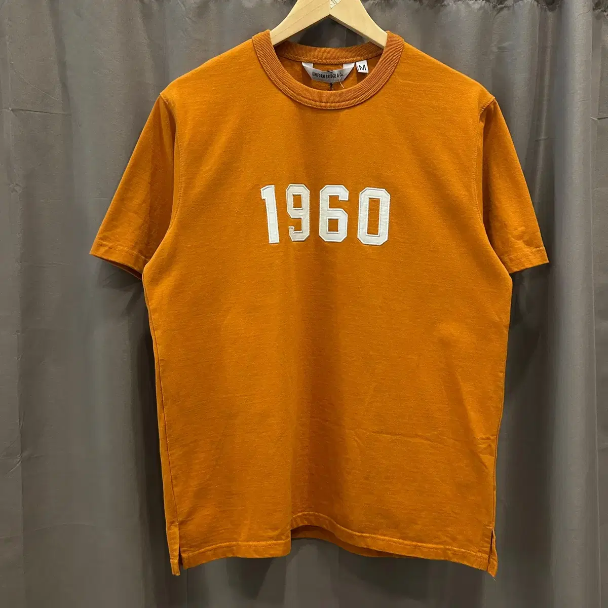 [M] Uniform Bridge 1960 Big Logo Short Sleeve T-Shirt