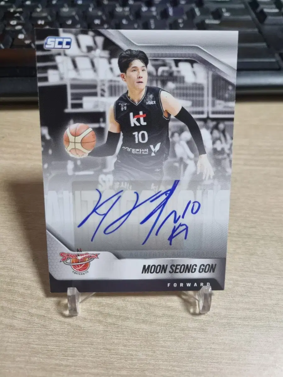 23-24SCC Carbon KBL 33 Limited KT Moon Sung-gon Autographed Autobasketball Card