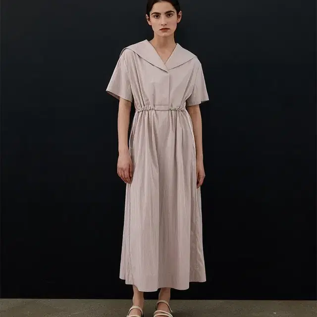 모한(MOHAN) TWR STRING COLLAR DRESS