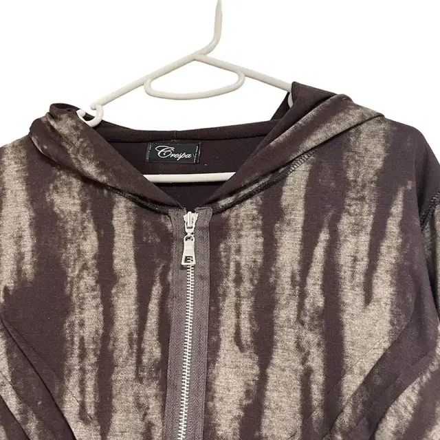 Dark brown pattern layered crop hoodie