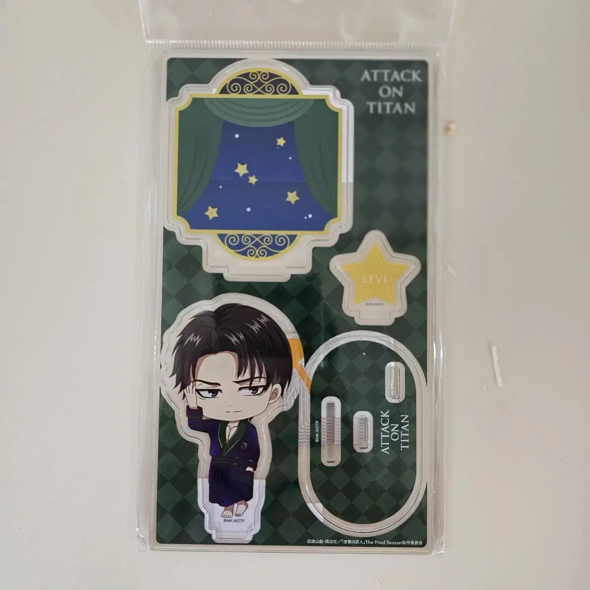 (Original price or less) Chibi acrylic with jin giant Levi shower robe