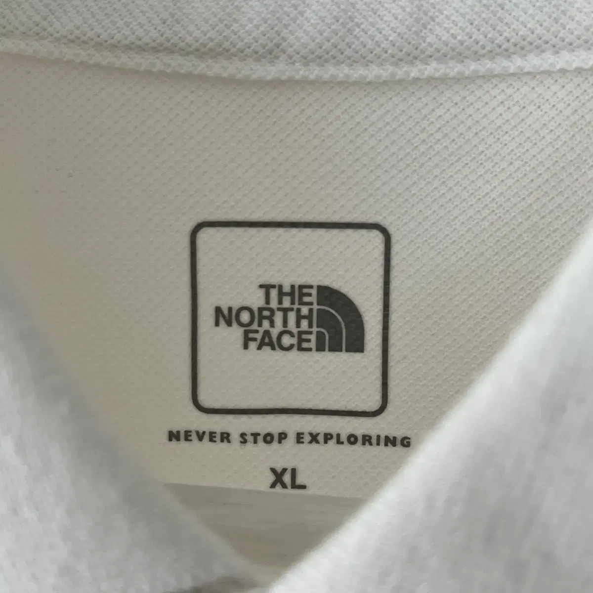 THE NORTH FACE white pk shirt