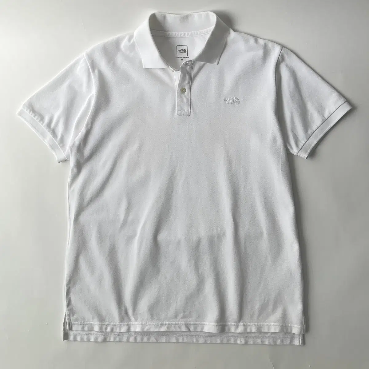 THE NORTH FACE white pk shirt