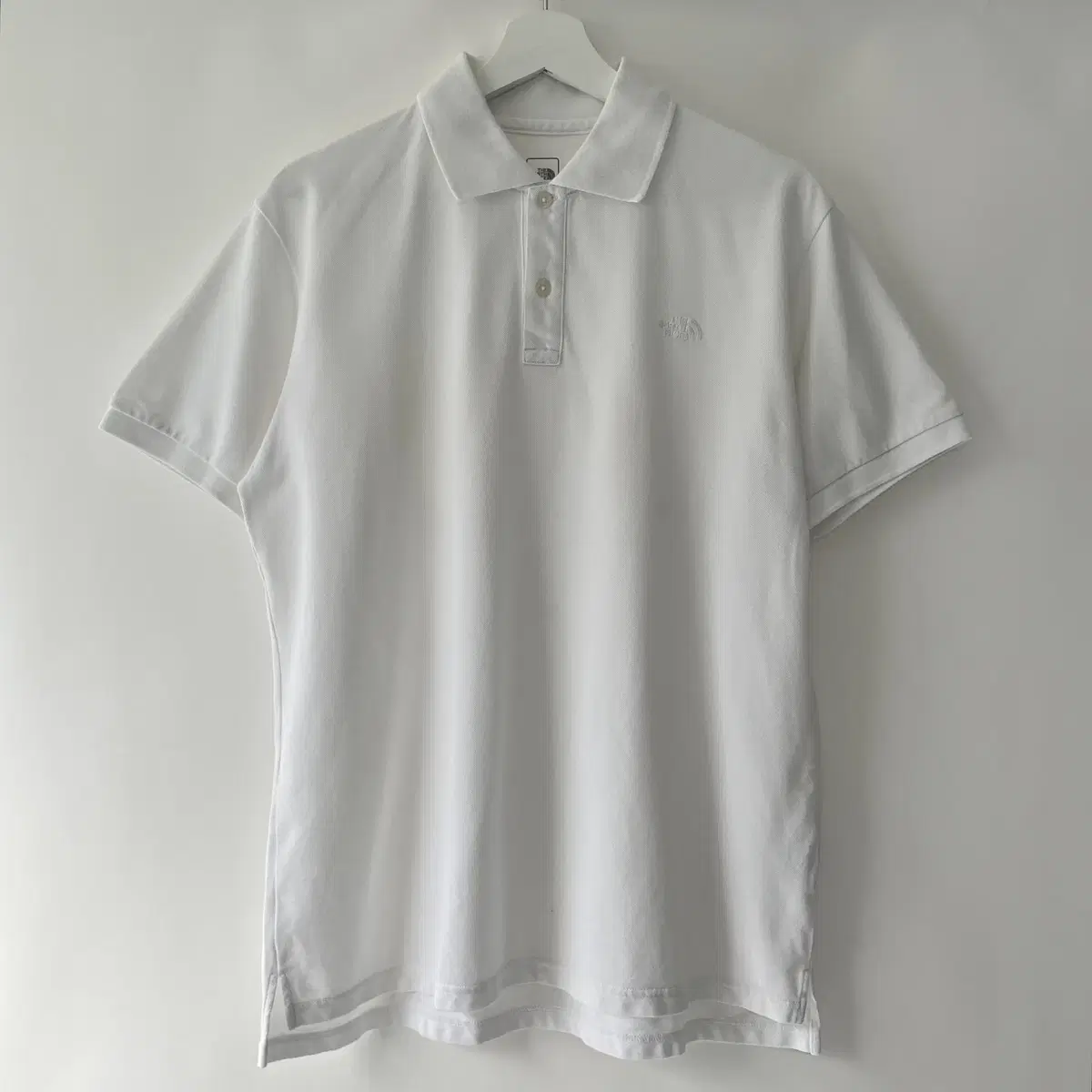 THE NORTH FACE white pk shirt