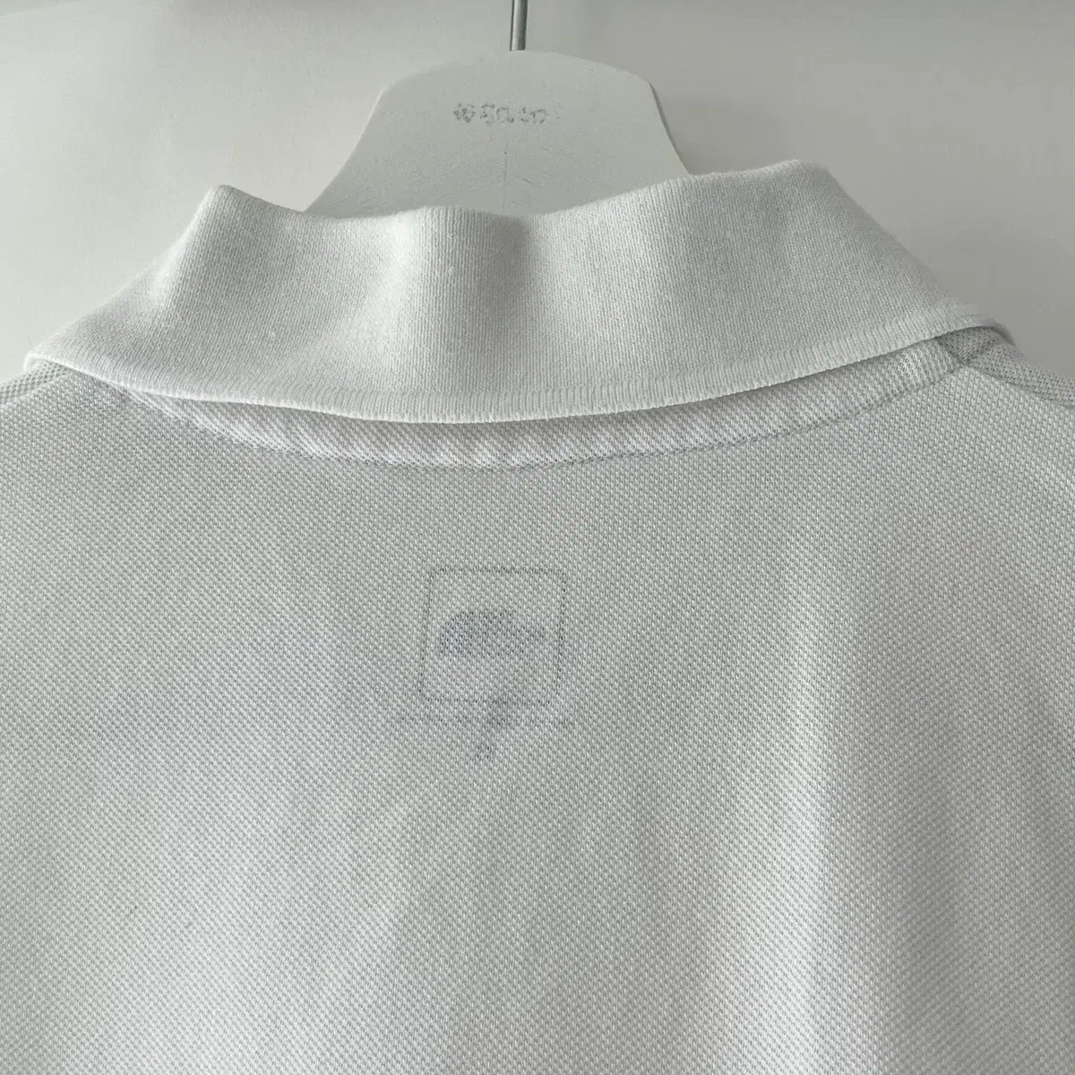 THE NORTH FACE white pk shirt