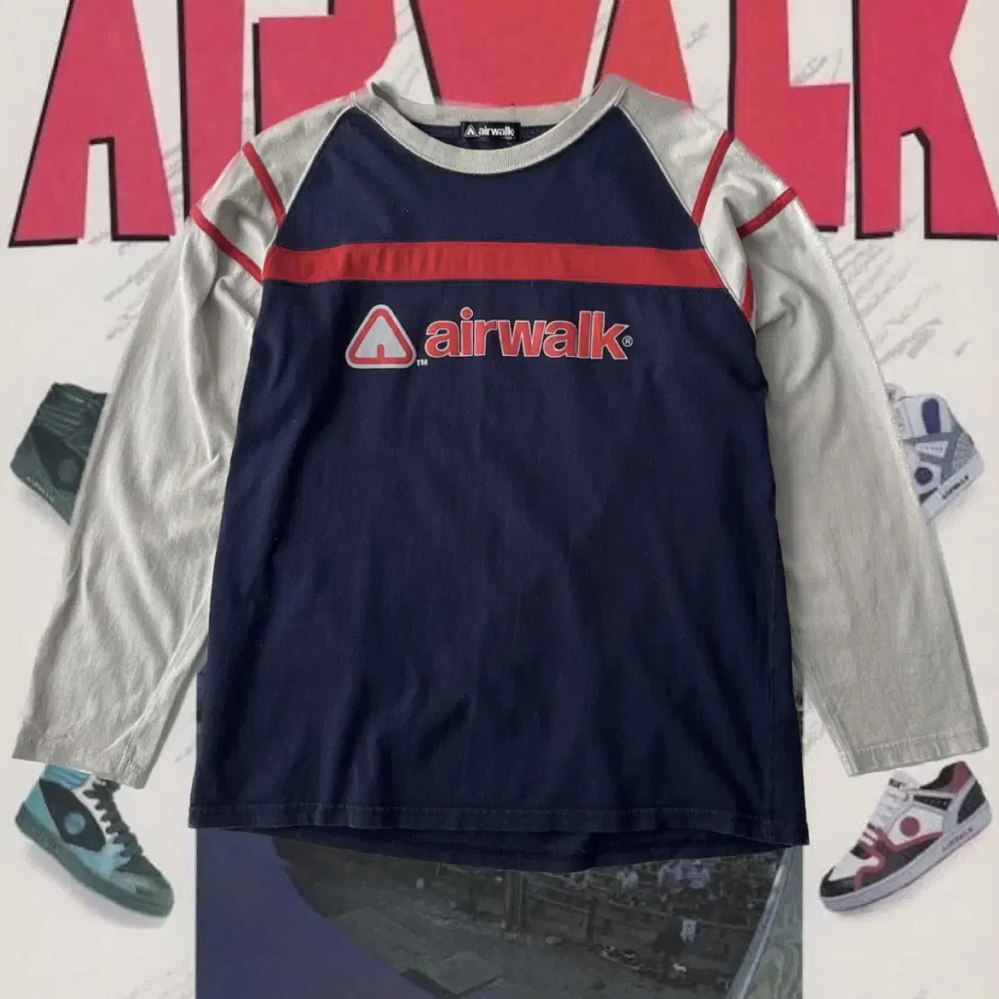 AIRWALK sleeve