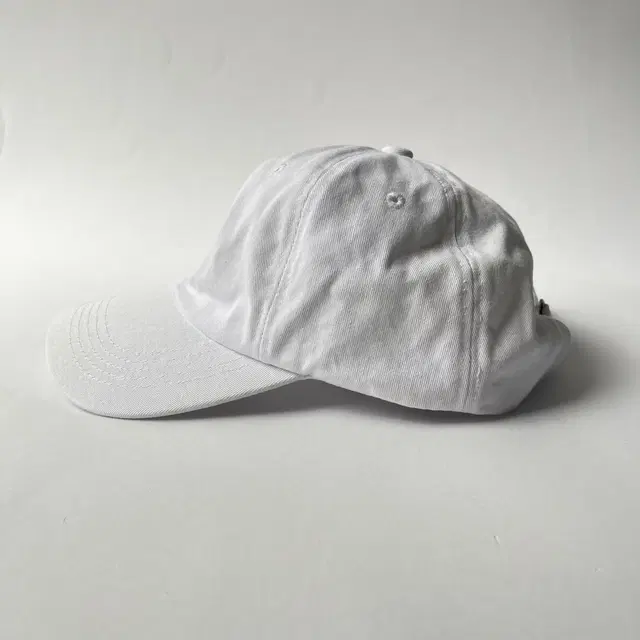 GUESS white cotton cap