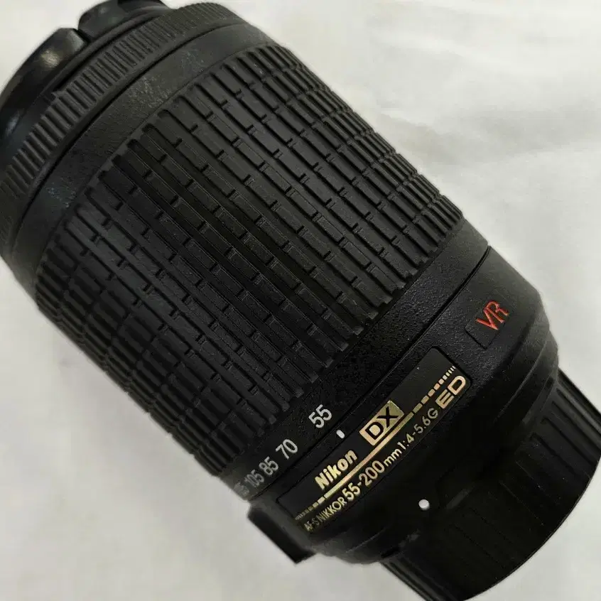 니콘 AF-S DX 55-200 F4-5.6G ED VR 헝그리망원