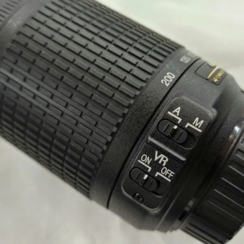 니콘 AF-S DX 55-200 F4-5.6G ED VR 헝그리망원