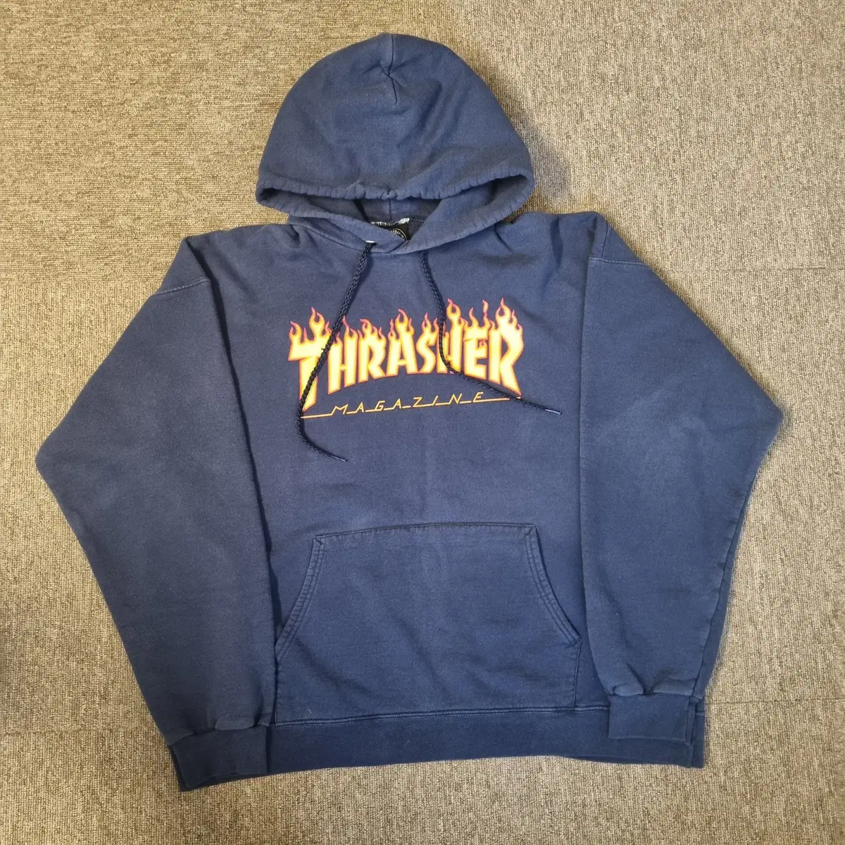 L) Thrasher 트래셔 네이비 불꽃로고 후드티