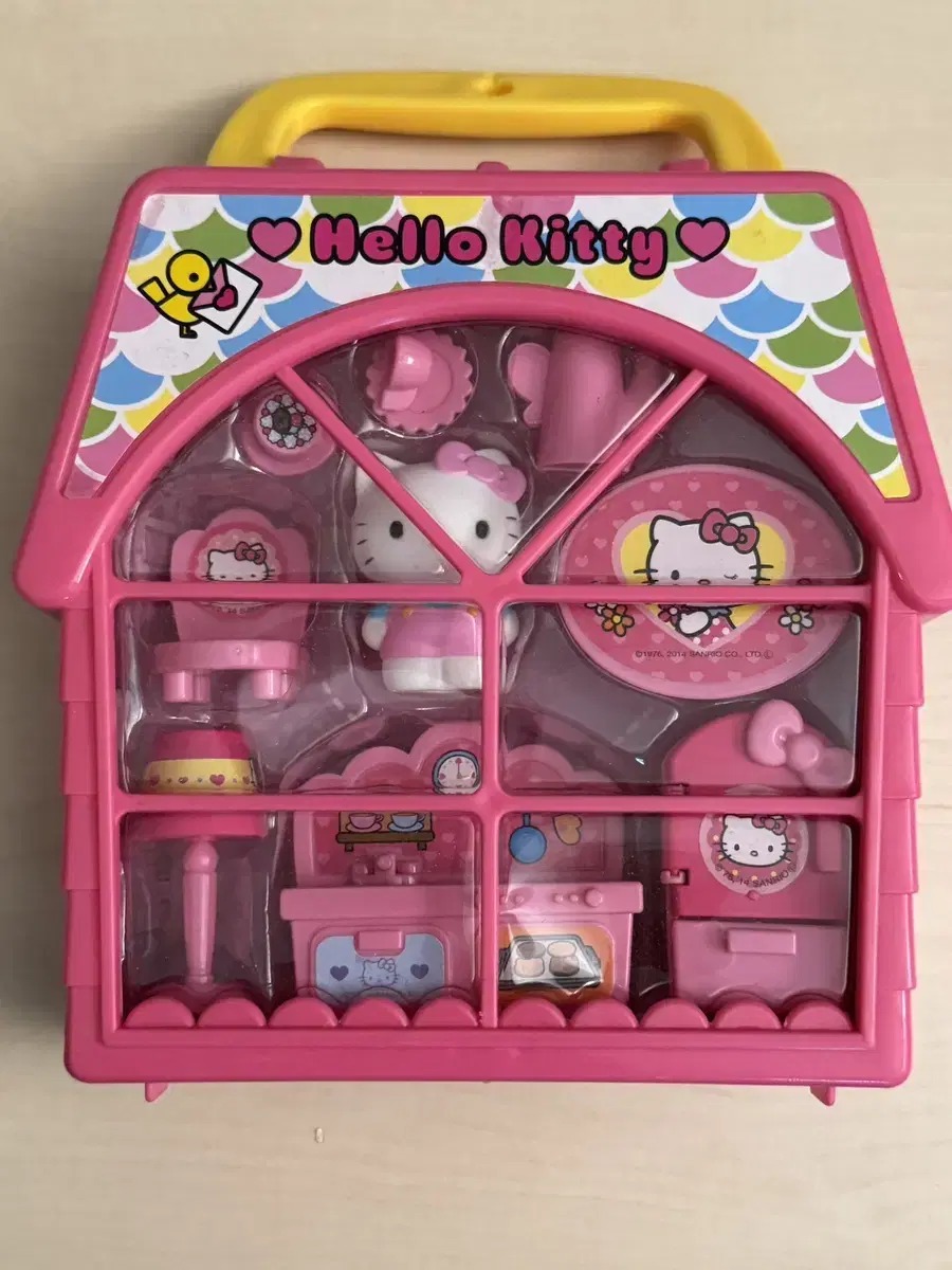 Vintage Hello Kitty dollhouse for sale, never used.