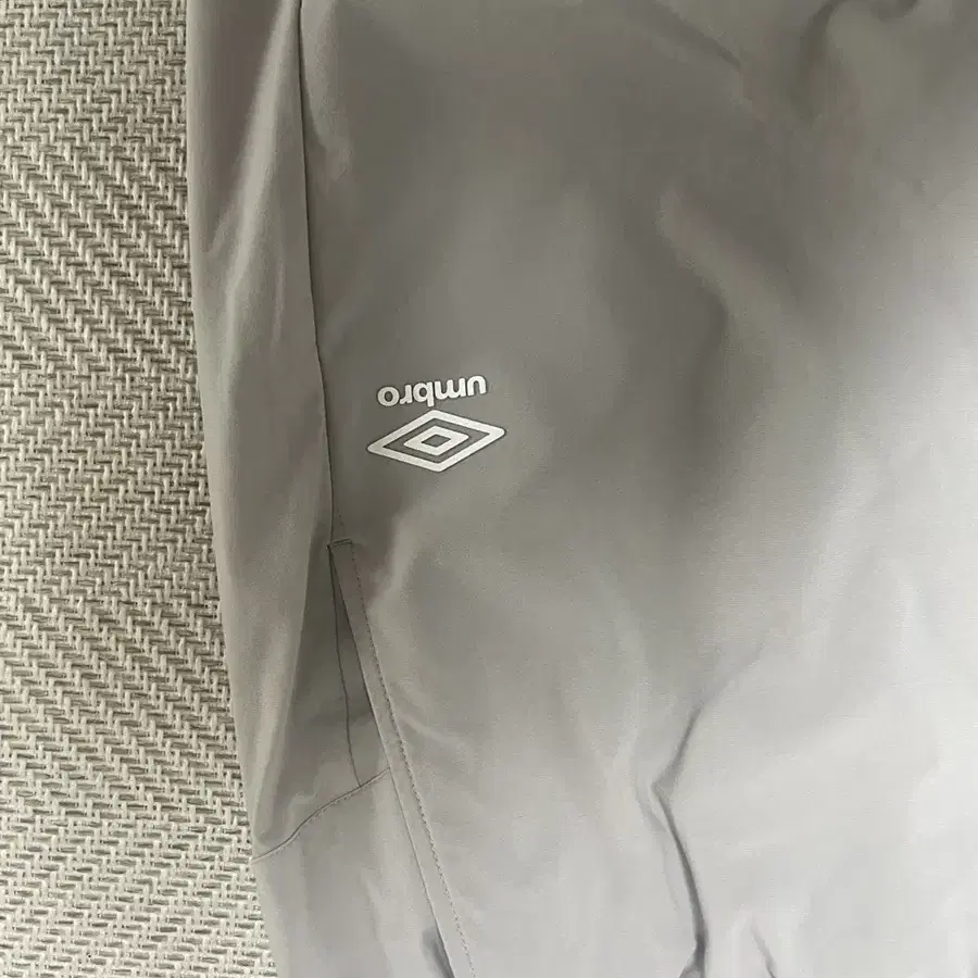 Umbro 엄브로 실버 스트레치 스판 우븐팬츠