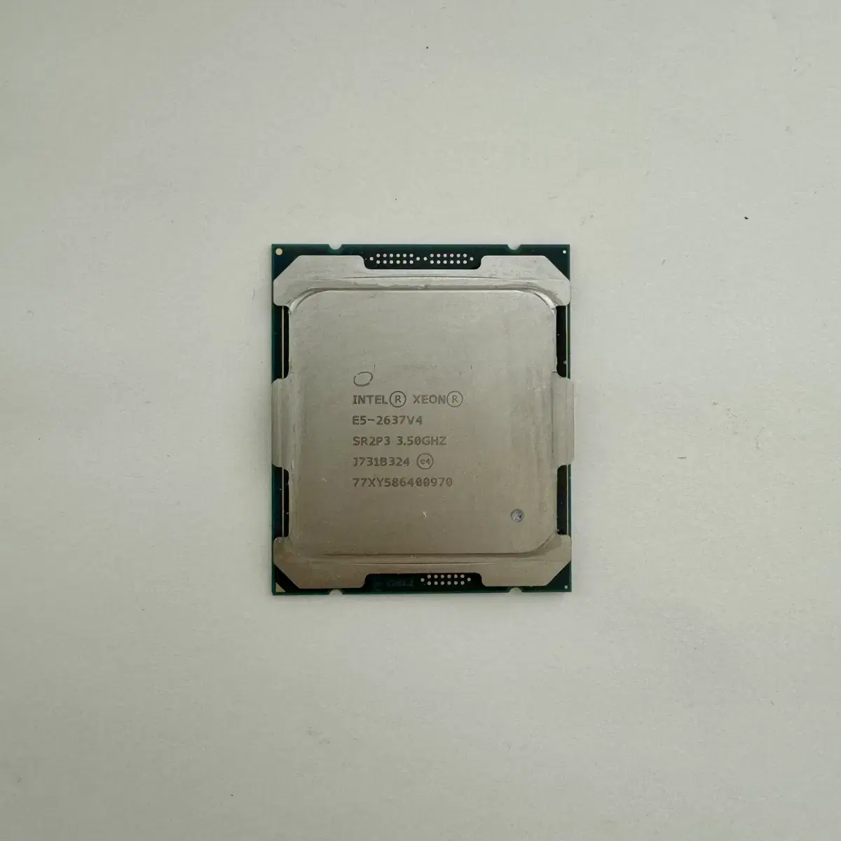 인텔 제온 E5 2637 v4 CPU