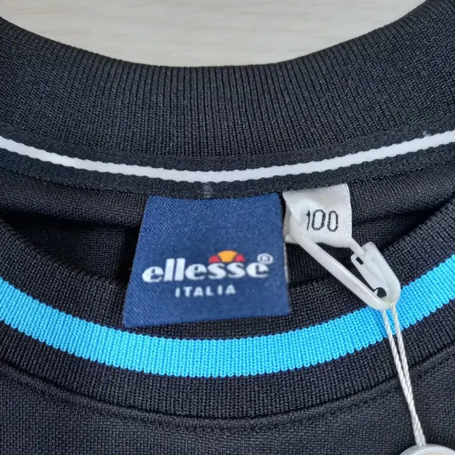 L100 새상품 ellesse 봄여름용 면 라운드티 블랙 L-352